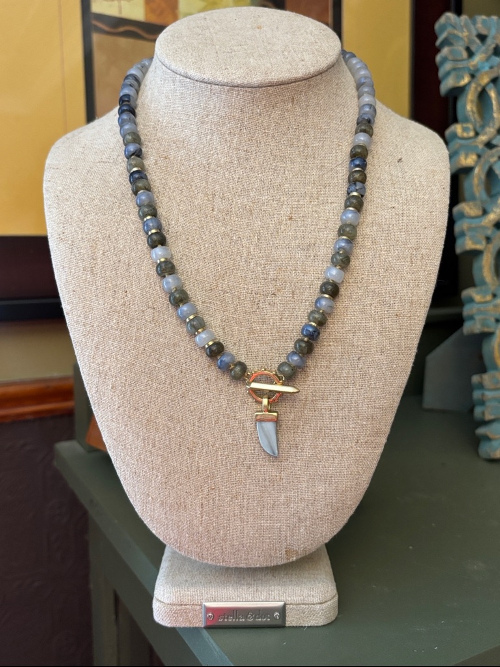 Stella & Dot Gold-Tone Labradorite Beaded Necklace with Pendant clasp closure